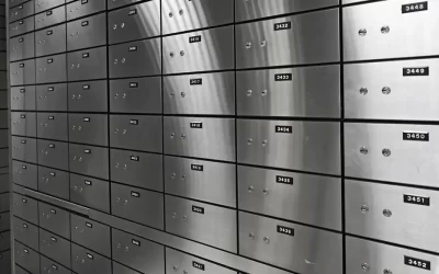 Why Are People Using Safety Deposit Boxes Instead Of Banking?